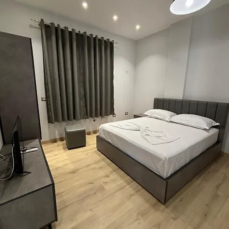 Cozy Collective - Heart Of 地拉那